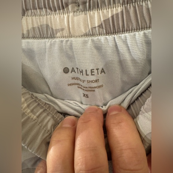 Athleta Camo Hustle 3” Short - XS - Picture 7 of 9